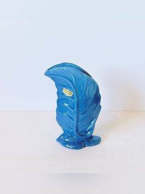 Vintage Royal Haeger Blue Leaf Vase – Mid-Century Sculptural Art Pottery